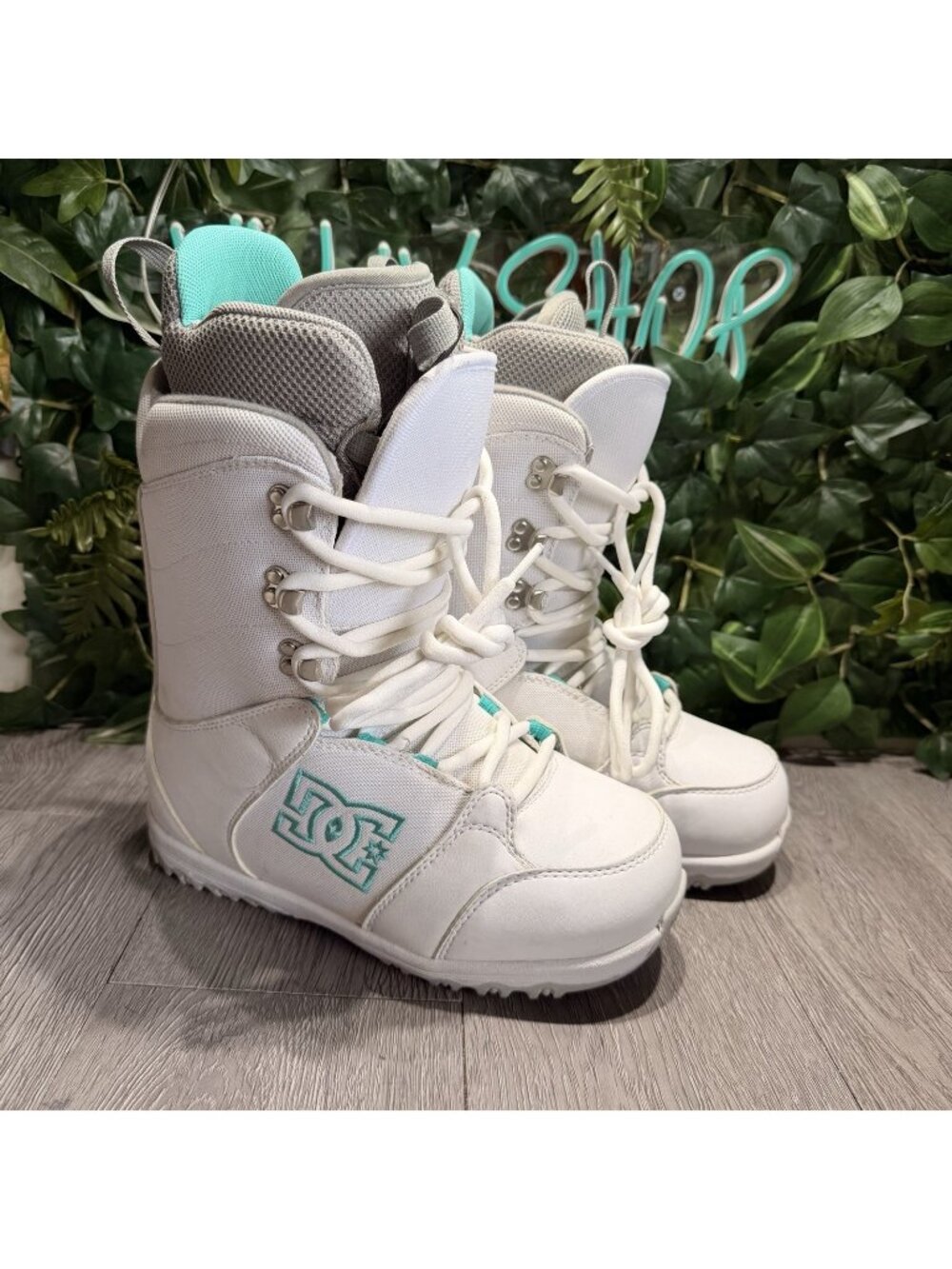 DC Phase 2012 Women Snowboard Boots Size 8 White  Blue Winter